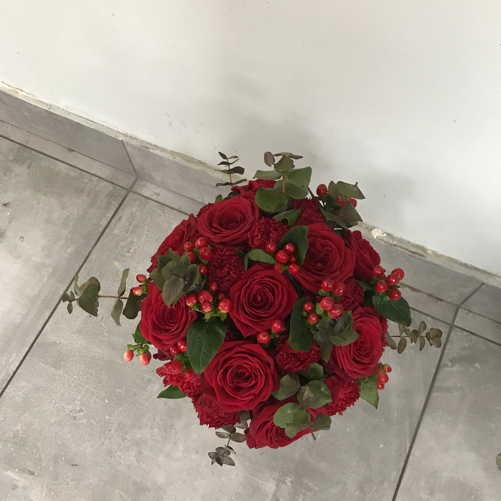 Roses and hypericum bouquet